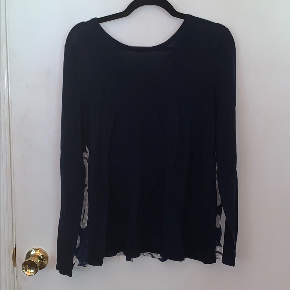 Vineyard Vines navy patterned light sweater